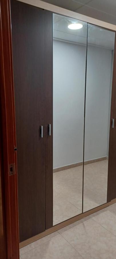 Apartamento Entero De Tres Habitaciones, Cerca De La Playa! Acogedor, Luminoso Y Tranquilo 马尔格莱特德玛 外观 照片