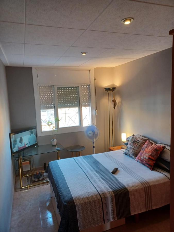 Apartamento Entero De Tres Habitaciones, Cerca De La Playa! Acogedor, Luminoso Y Tranquilo 马尔格莱特德玛 外观 照片